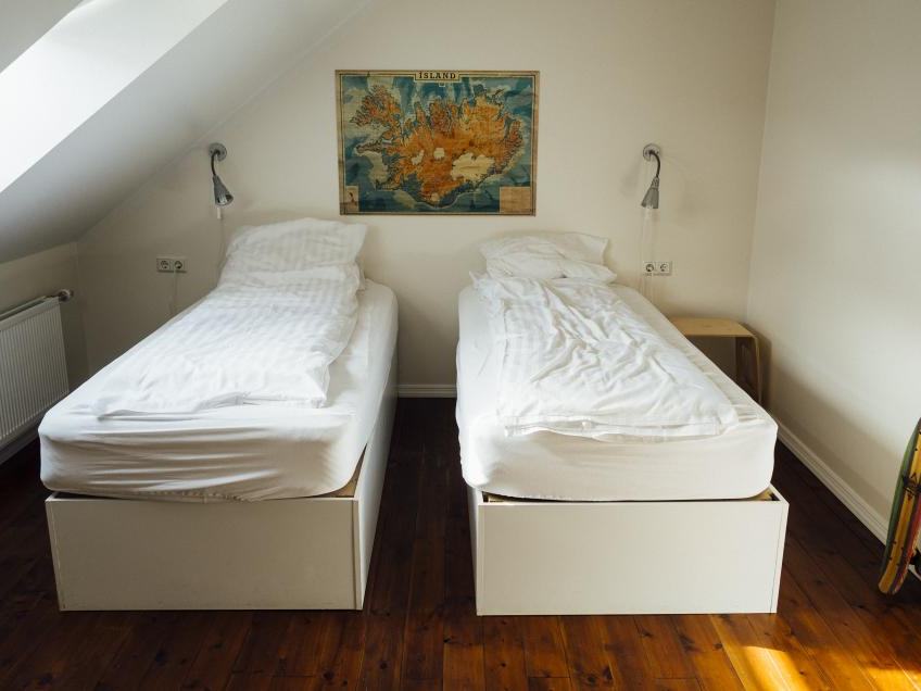 Habitaci&oacute;n con camas individuales